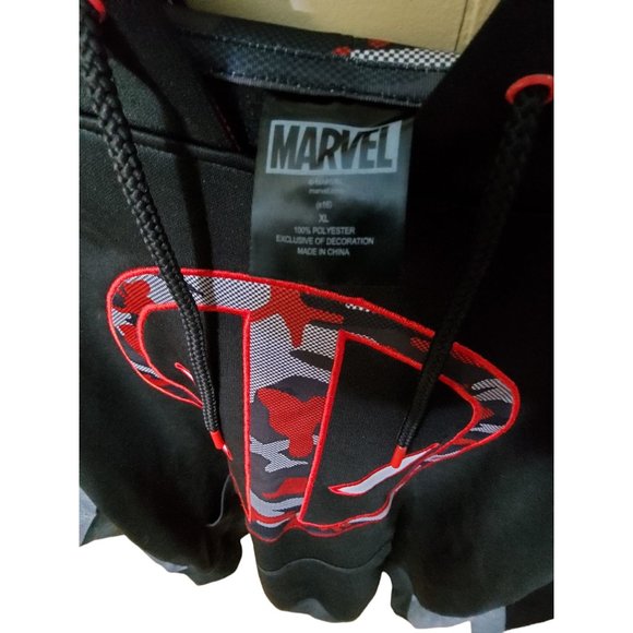 marvel deadpool pull over XL red/black hoodie - Picture 2 of 3